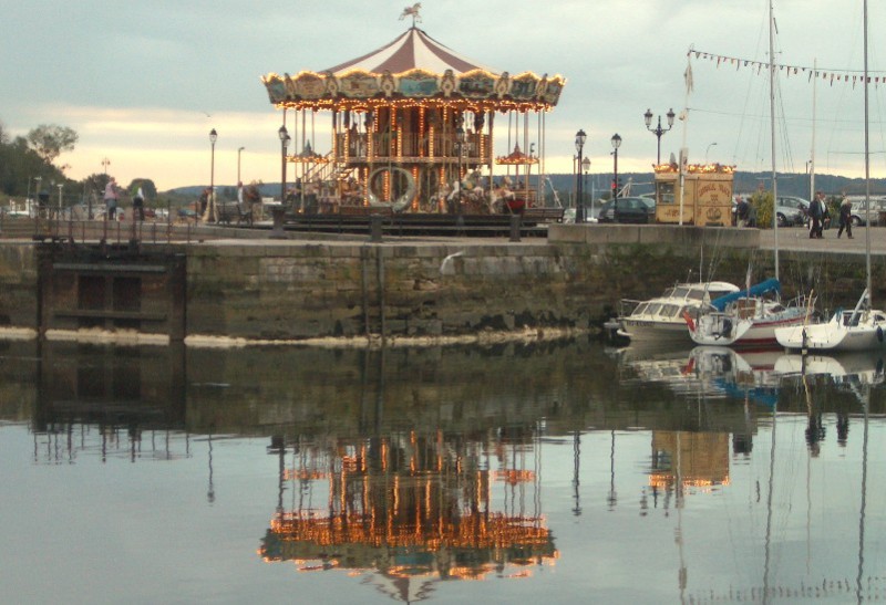 Karussel am Hafenbecken