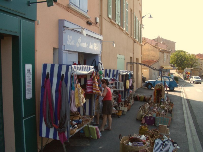 kleine Läden im Ort