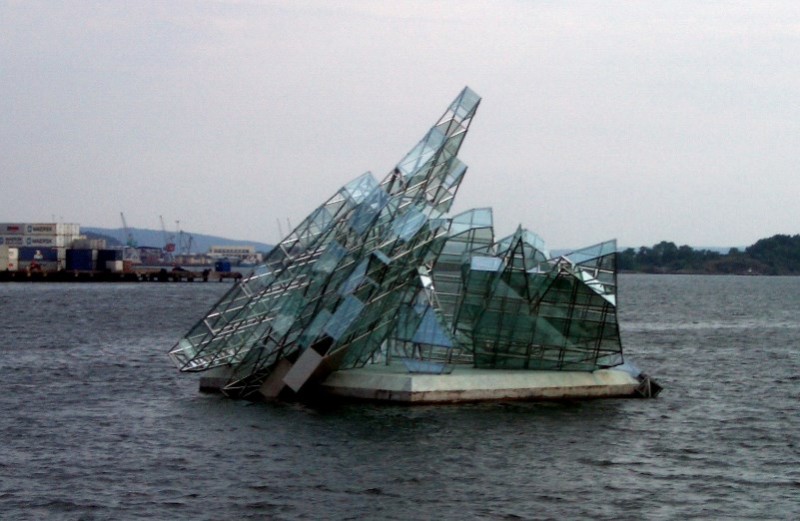 Skulptur vor der Oper