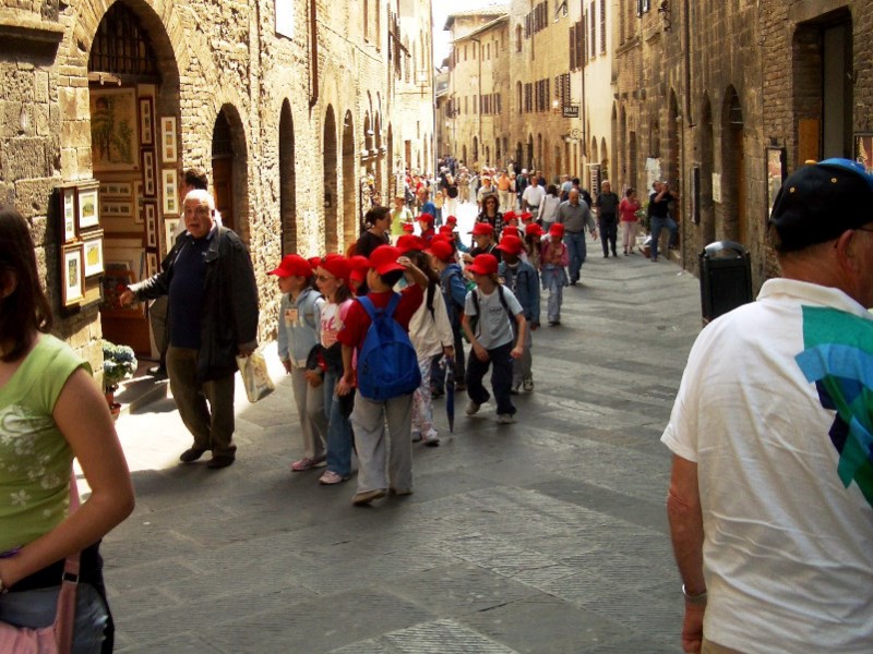 die Gassen sind voller Touristen