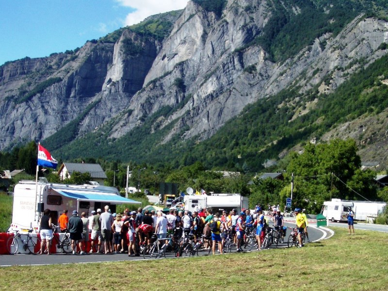 im Kreisel vorm Anstieg