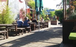 CP zwischen Bar und Rezeption