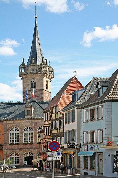 Obernai Rathaus und Kappelturm