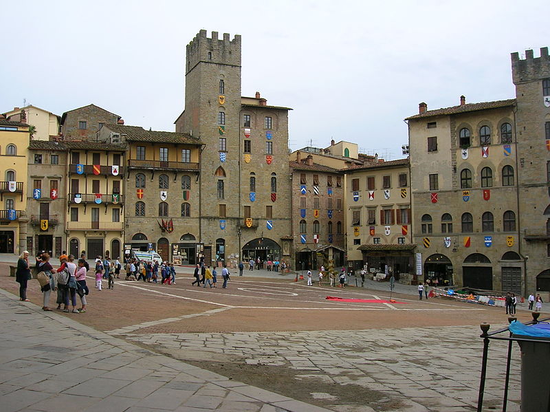 Arezzo Piazza Grande Patrizierhäuser