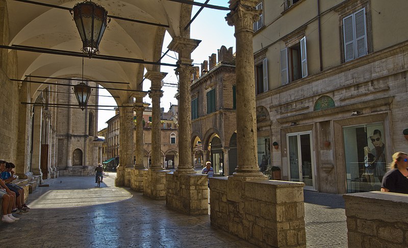 Ascoli_Piceno_Loggia dei Mercanti