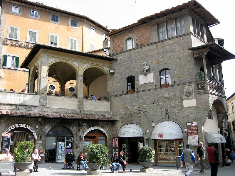 Cortona Piazza