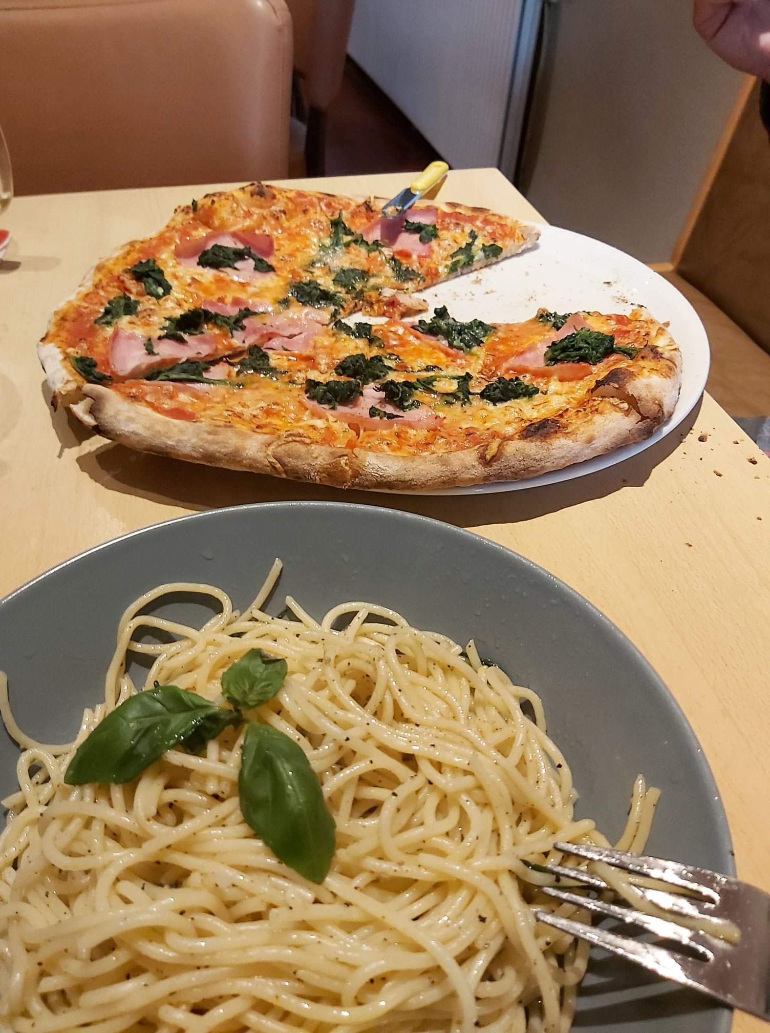 Pizzeria im Vereinsheim neben dem SP