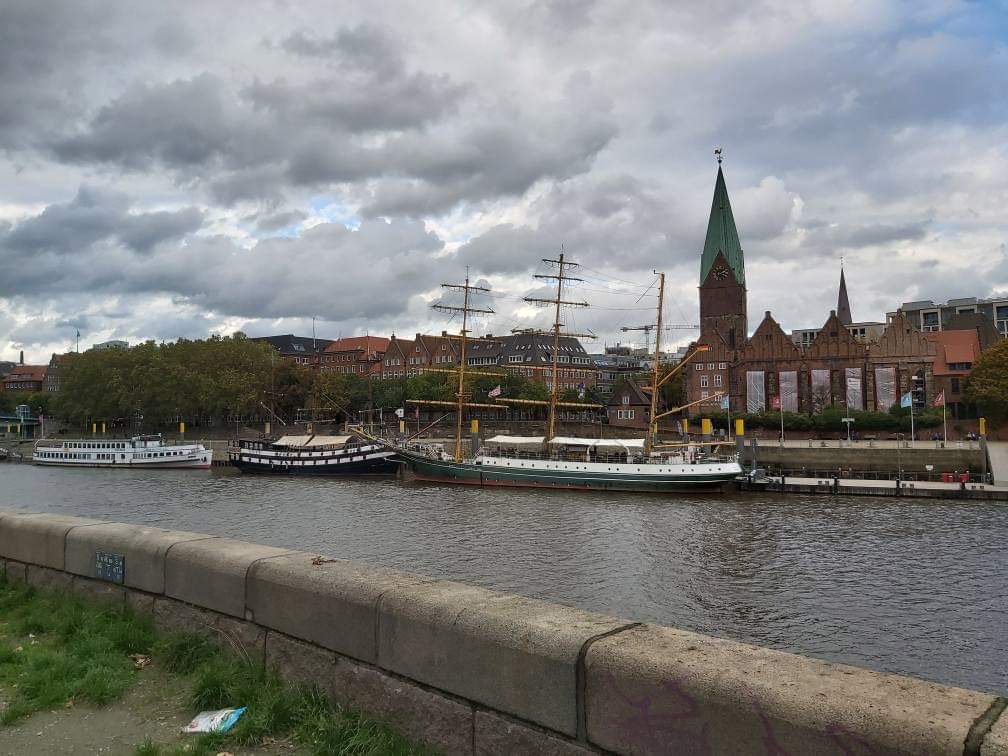 Segler vor der Schlachte