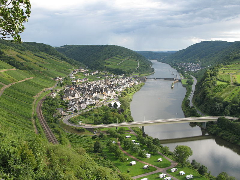 Neef_Womostellplatz_im_Vordergrund