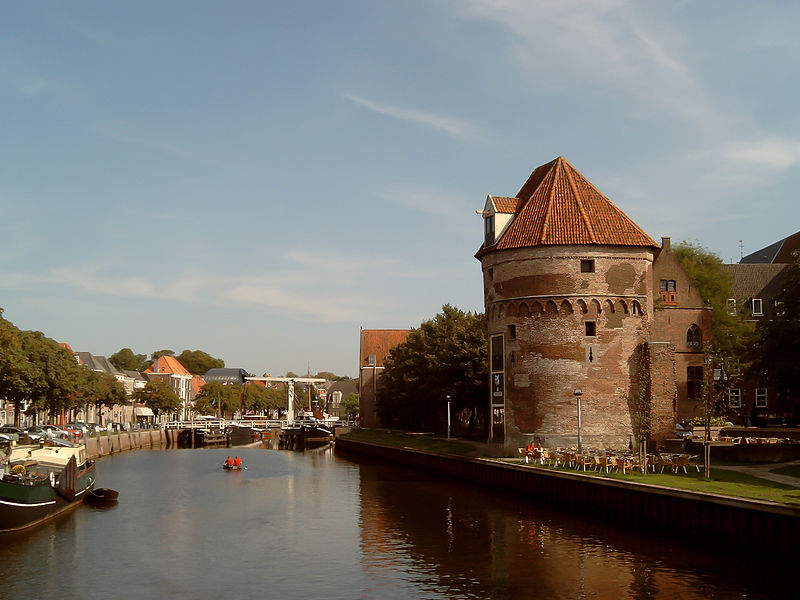 Zwolle Turm Stadtgraben und Brücke