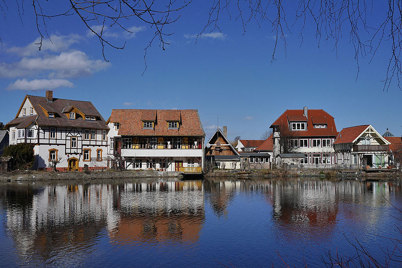 Ilsenburg_Häuser_am_Zainthüttenteich