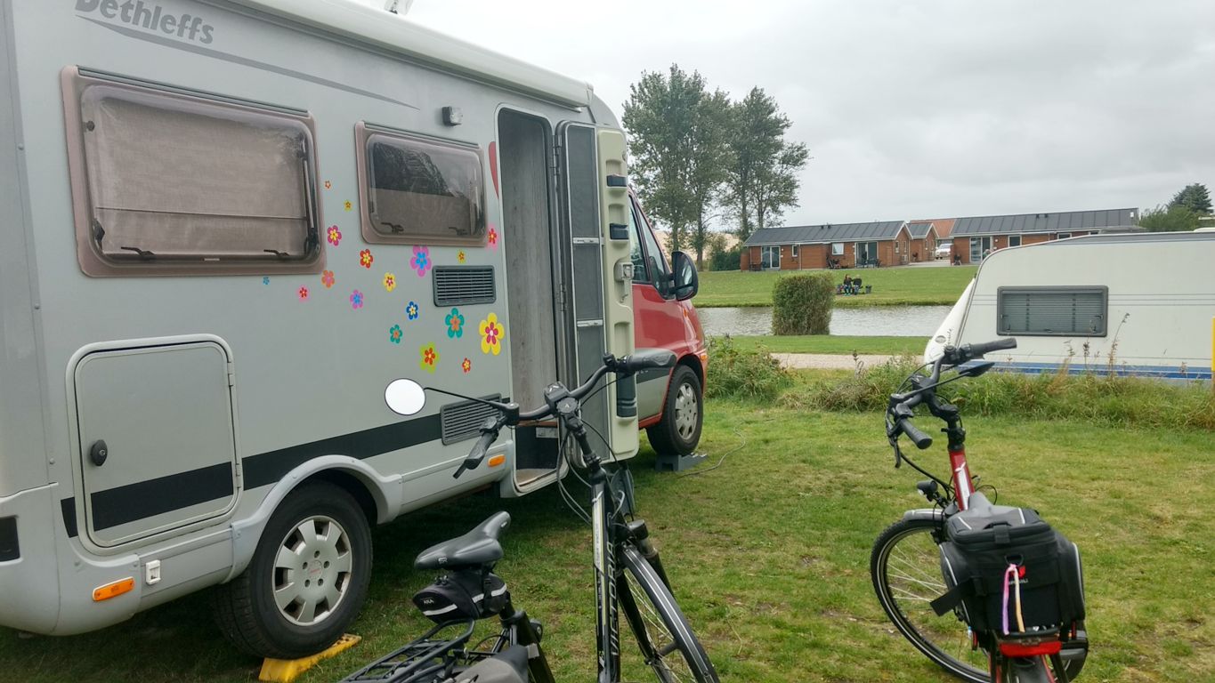 auf dem Stellplatz Storkesøen Ribe